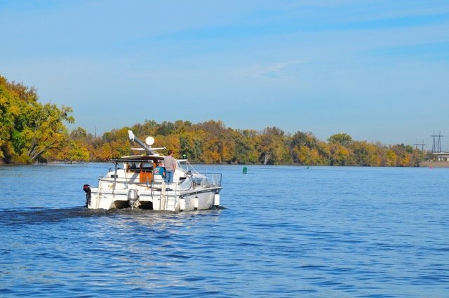 Boating on the Mississippi River