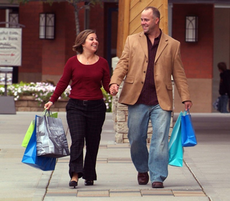 Shoppes at Woodbury Lakes